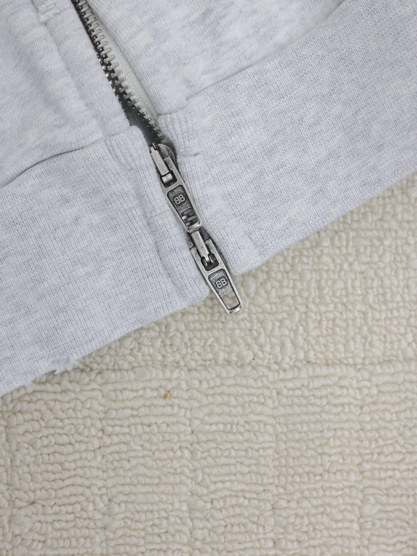 Balenciag*/ BLCG V YB ！ 480g， ， ， ， Gray 。 ， 。 ， ， ， 。 ， ， 。 ， Silver ， Size：S/M/L